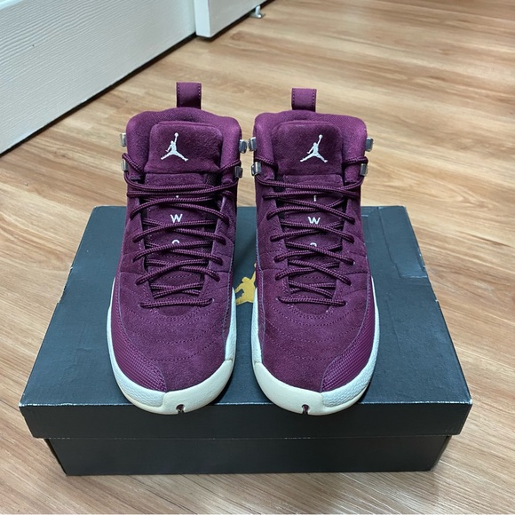 Air Jordan Retro 1 And 12 Women’s Sneaker Bundle Sizes 6.5 - Picture 15 of 16